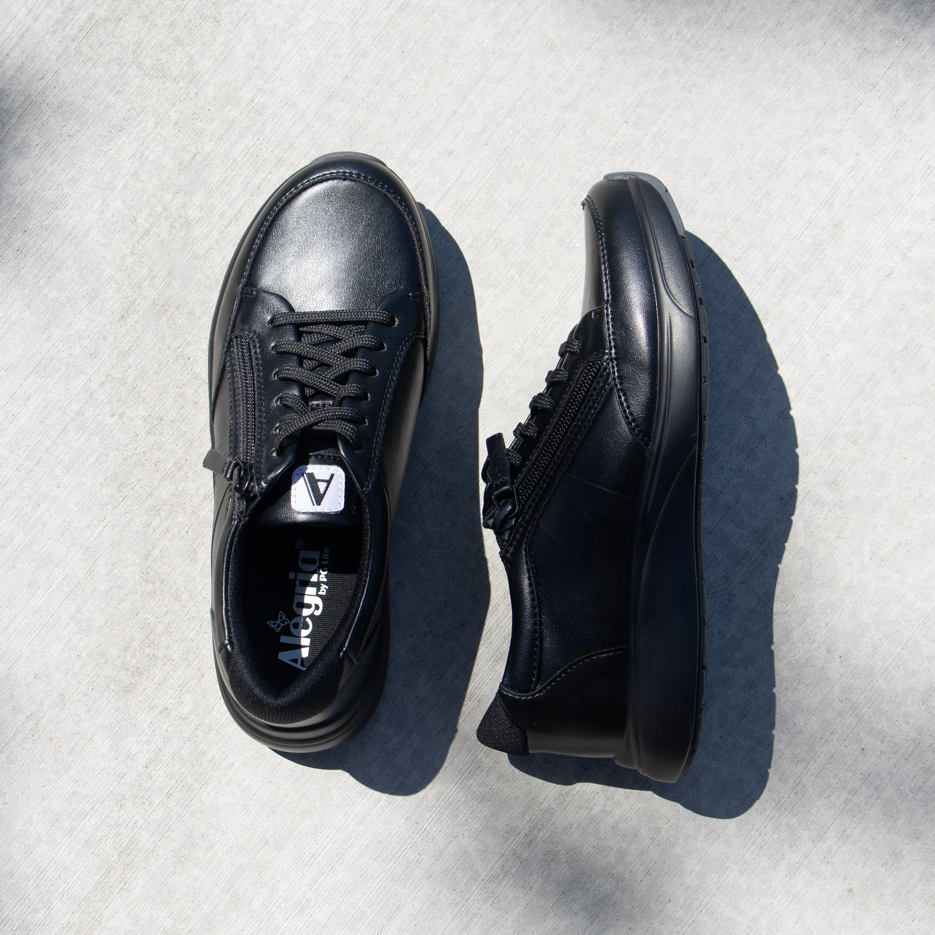 Eazeer Black Out Shoe