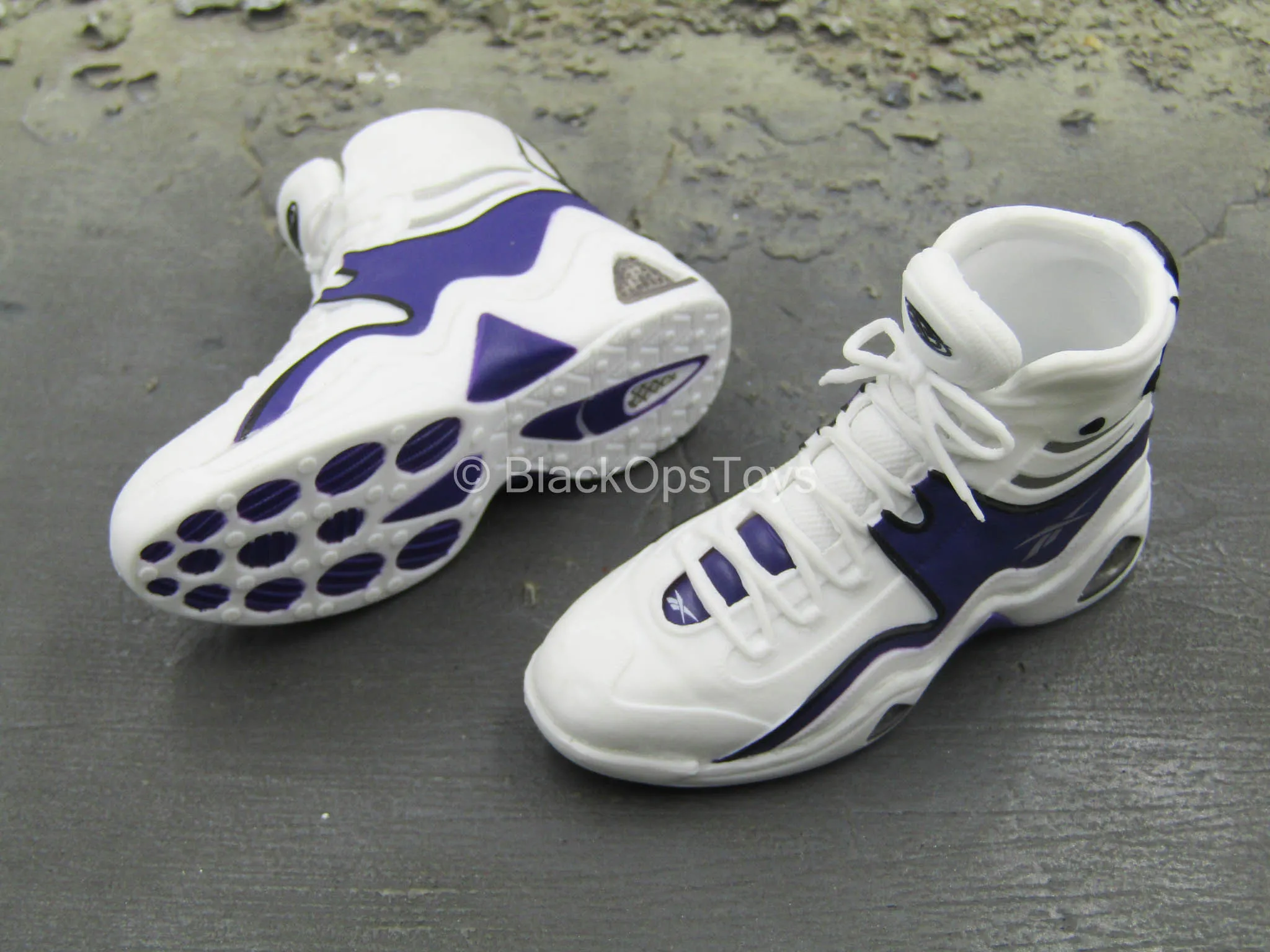 Los Angeles Lakers - Shaq - Shaquille O'Neal Sneakers (Peg Type)