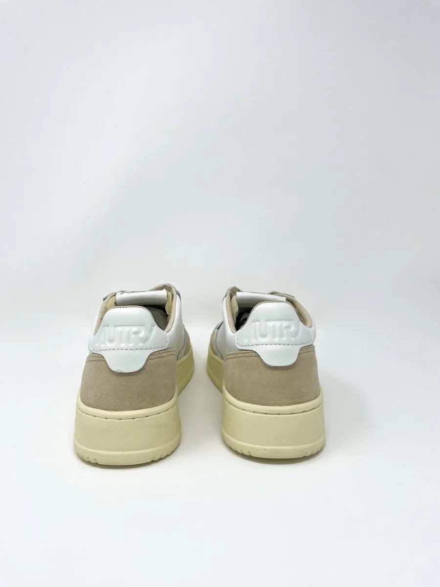 Medalist Low Sneakers in White Leather Beige Suede