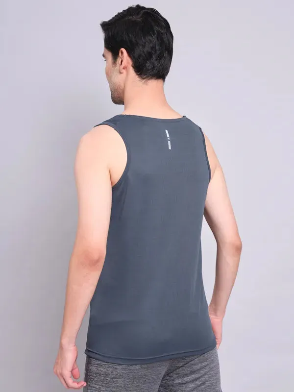 Men Colorblock Slim Fit Scoop Neck Innerwear Vest with TECHNO COOL 