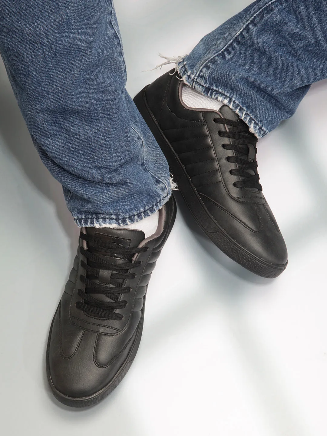 Men's Black Lace Up Sneakers IX6020