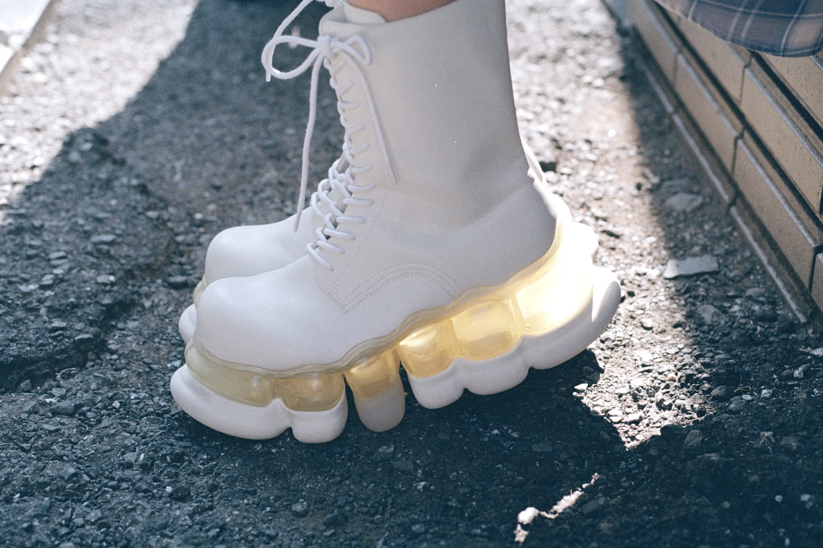 "Jewelry" Ark Boots / White