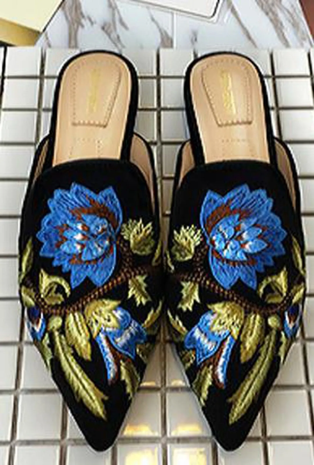 RUE - EMBROIDER MULE SLIPPER