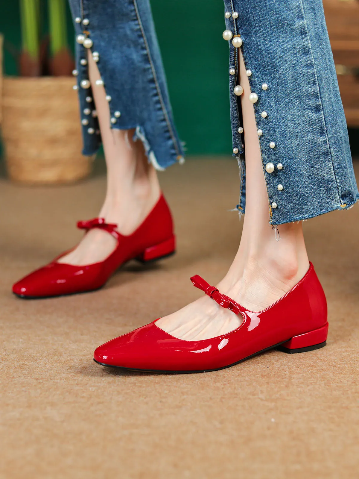 Solid Color Women's Pointed Toe Leather Boho Flats