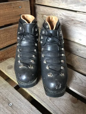 Vintage Mountaineering Boots by Le Chamois